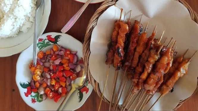 Sate Ayam Ambal Pak Mijan: Rasa yang Menghantarkan ke Kebumen
