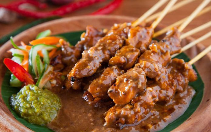Sate Ayam Ambal Pak Mijan: Rasa yang Menghantarkan ke Kebumen